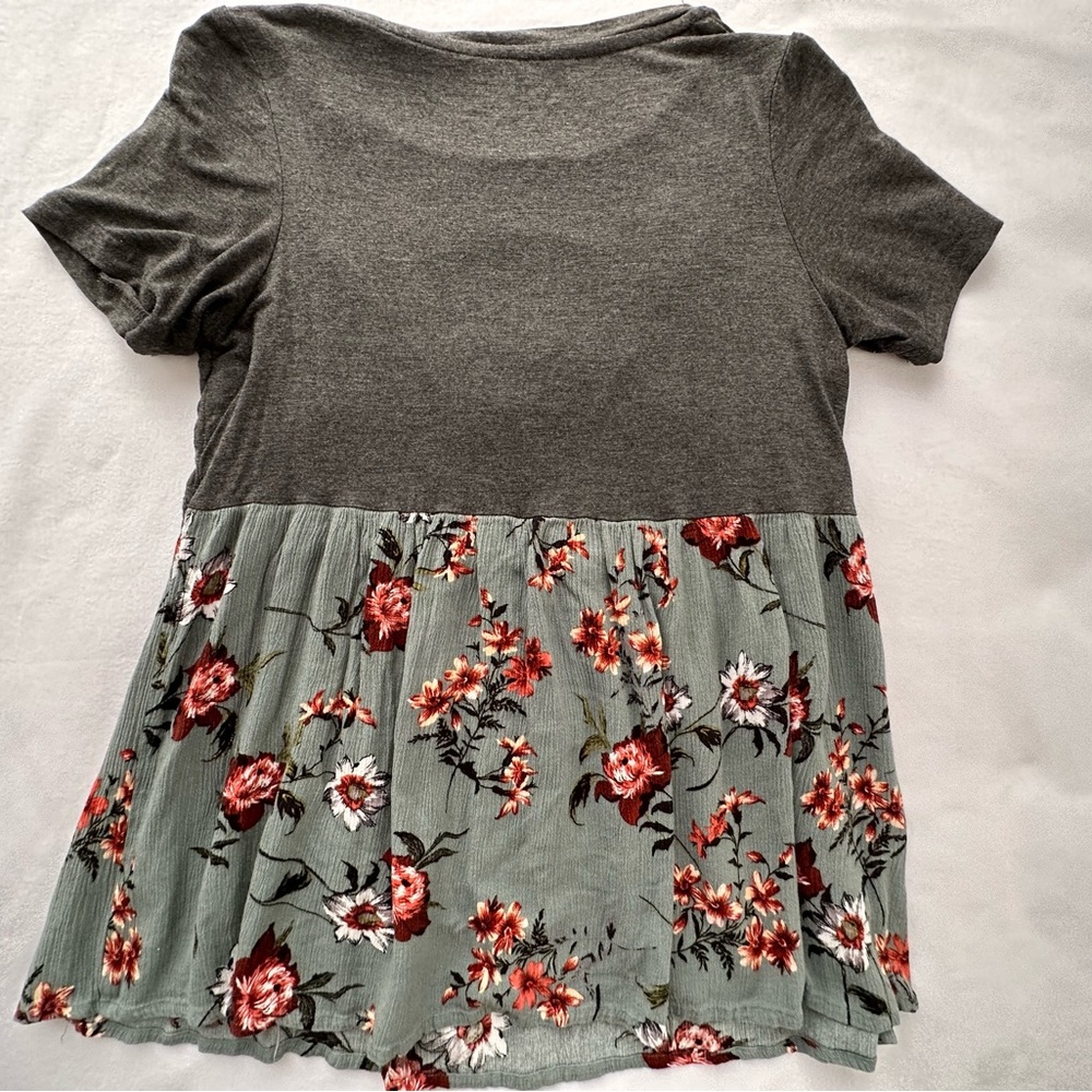 Latched Mama breastfeeding maternity nursing top - Picture 3 of 6